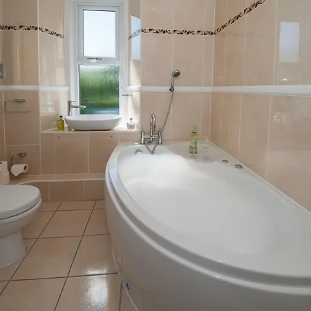 The Coppice - Including Off-site Health Club Penzion