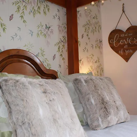 The Coppice - Including Off-site Health Club Guest house 4*