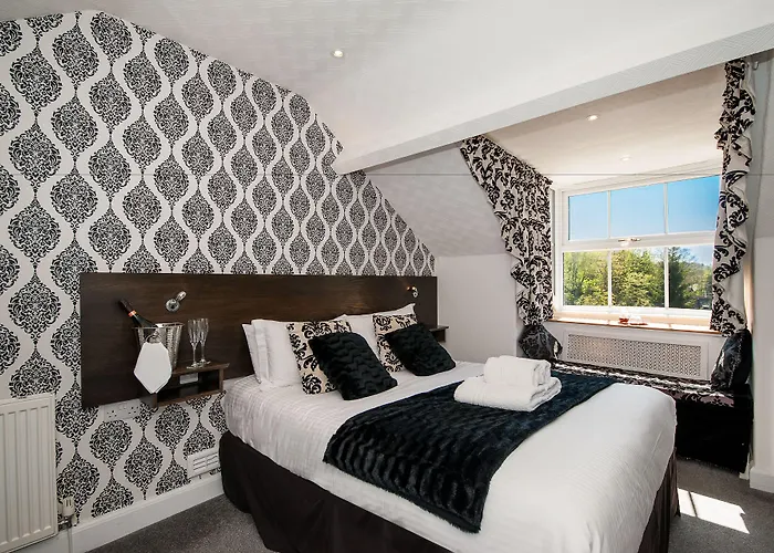 The Coppice - Including Off-site Health Club Guest house